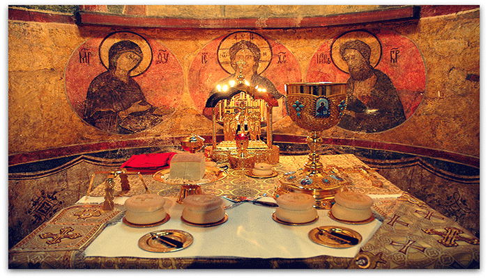 Литургия в храме